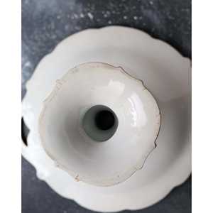 Base para Pastel de Porcelana Inglesa Hecha a Mano, Estilo Rococó en Azul Cobalto y Dorado, Ecológica, Plato para Servir Pastel de Boda de 10 Pulgadas - Product Image 1