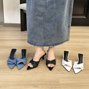 รองเท้าส้นกลางแบบเปิดหัวแหลมสำหรับผู้หญิง รุ่นใหม่สำหรับฤดูใบไม้ผลิและฤดูร้อน สวมใส่สบาย น้ำหนักเบา เข้าได้กับทุกชุด ดีไซน์หรูหรา - Product Image 1