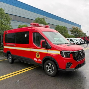 Fourgon ambulance rouge F0RD T8 à longue base avec barre lumineuse pour interventions d'urgence en cas d'incendie - Product Image 2