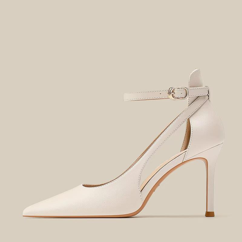 สีขาวครีม