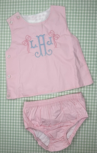 Conjunto de Blusa y Pantalón Corto para Bebé, Color Azul Celeste y Rosa, con Monograma, sin Mangas, con Ribete de Picot, de Algodón Tejido, para Recién Nacidos - Product Image 4