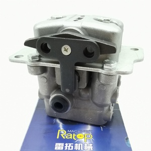 Excavator PC200-6 Pilot Valve 702-16-01540 Foot <b>Pedal</b> Valve 702-16-01540 - Product Image 2