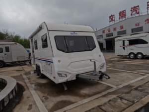Mini <span class=keywords><strong>caravane</strong></span> XiShunLong-640 |   AL-KO Anti-Sway, cadre en aluminium importé moderne, capacité de couchage pour 4 personnes - Product Image 1