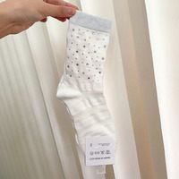 Chaussettes fines thermiques Miu de marque de luxe pour femmes avec logo personnalisé Position inférieure pour la saison de printemps