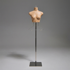 Maniquí <span class=keywords><strong>de</strong></span> Torso Femenino Colgante con Acabado <span class=keywords><strong>de</strong></span> <span class=keywords><strong>Madera</strong></span> Natural, Forma <span class=keywords><strong>de</strong></span> Medio Cuerpo Suspendido <span class=keywords><strong>para</strong></span> Exhibición <span class=keywords><strong>de</strong></span> Ropa en Boutiques - Product Image 4
