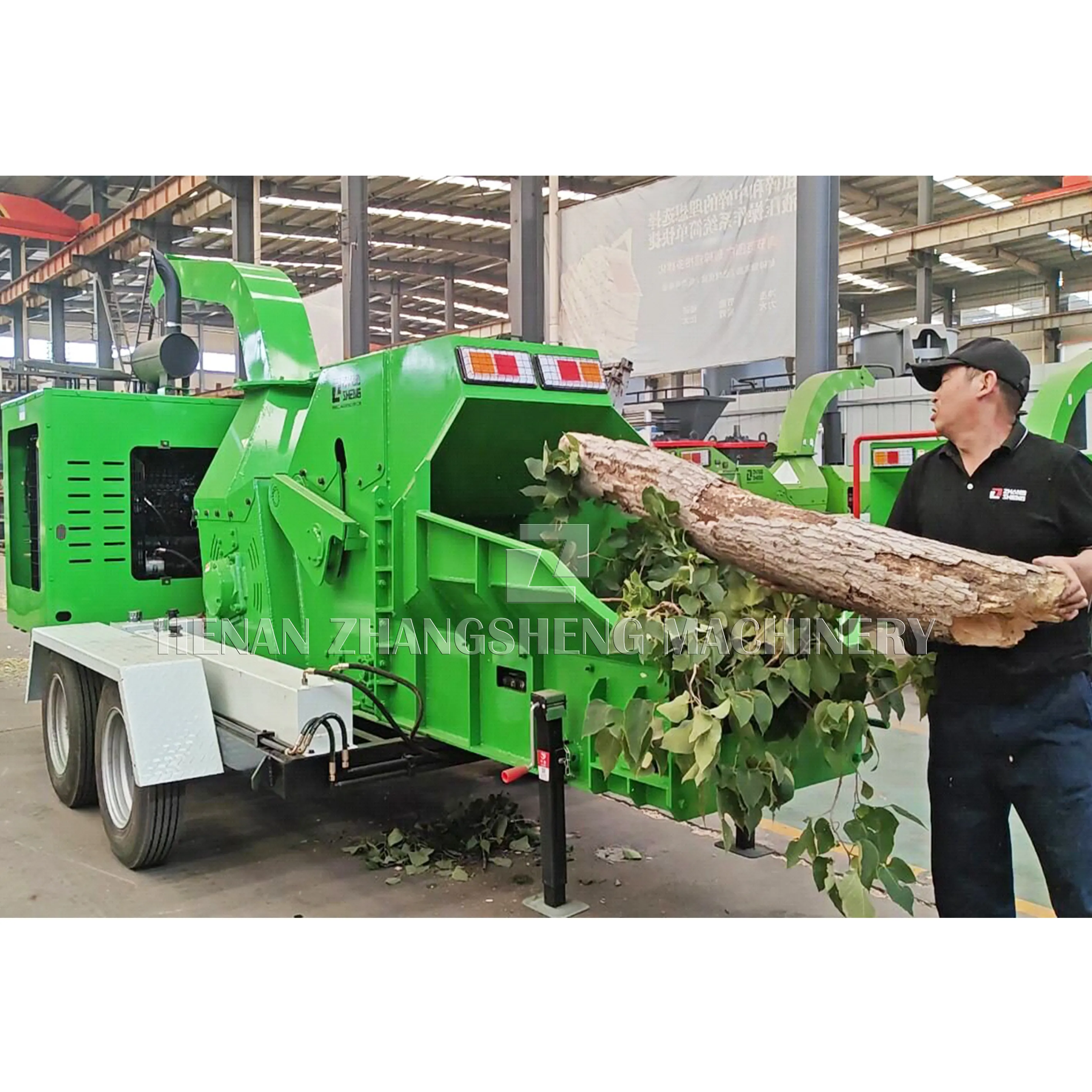 उच्च क्षमता 18 इंच लकड़ी के टुकड़े करने वाली मशीन पीटीओ वन मशीनें पत्ती की लकड़ी के टुकड़े करने वाली मशीन ग्रेनुलेटर ग्राइंडर पेड़