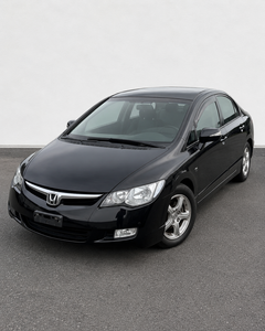 Berline compacte quatre portes automatique, économique en carburant et à faible entretien, idéale pour les fournisseurs mondiaux de voitures (ex: Civic) - Product Image 1