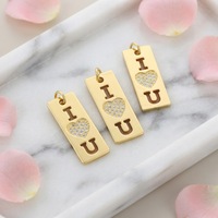 Pendentif rectangulaire plaqué or 18 carats avec message « Je t'aime », breloque en or avec lettre rubis et cœur pour cadeau de Saint-Valentin, vente en gros