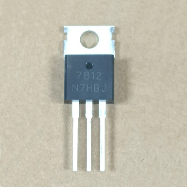 LM7812 TO-220 Three-terminal Voltage Regulator Chip, 12V, 1.2A Linear Voltage Regulation IC