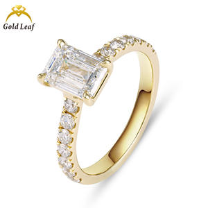 Anello di Fidanzamento Goldleaf con Smeraldo Sintetico Taglio Smeraldo da 4 Carati, Personalizzabile in Oro 10k 14K 18K, con Certificato IGI, Diamante Sintetico VVS/DEF/CVD - Product Image 3