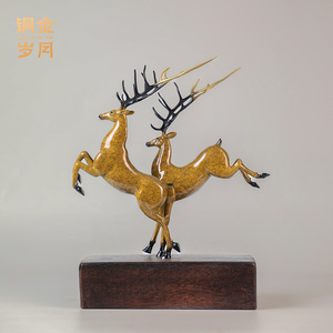 Adorno de Latón con Diseño de Dos Ciervos en Cobre y Oro, Escultura de Cobre Coloreado, Decoración Artística Hecha a Mano para Sala de Estar - Product Image 4