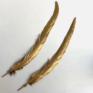 Plumas de <span class=keywords><strong>Gallo</strong></span> Pintadas en Oro Metálico de 40-45 cm al por Mayor para Diseño de Disfraces de Carnaval - Product Image 1