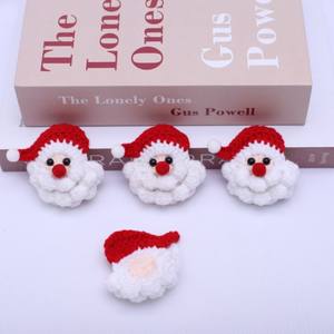 Vente flash - Yotile - Ornements de Noël élégants en laine crochetée à la main de style classique - Mini Père Noël Kawaii - Product Image 2