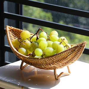 Corbeilles à fruits créatives en rotin écologique, plateaux de service modernes en forme de croissant pour la maison - Product Image 1