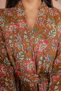 Robe longue ethnique imprimée pour femmes avec ceinture à nouer et fente latérale pour un port décontracté en été, vêtement de détente en coton léger - Product Image 5