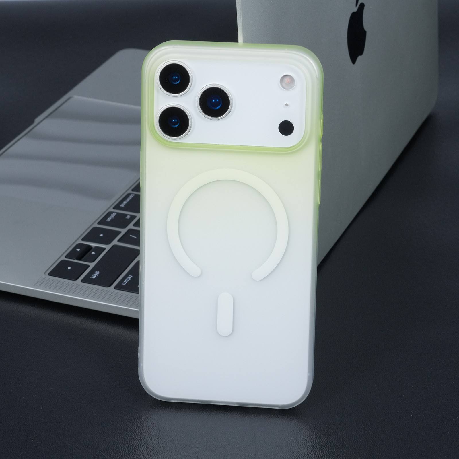 สีเขียว