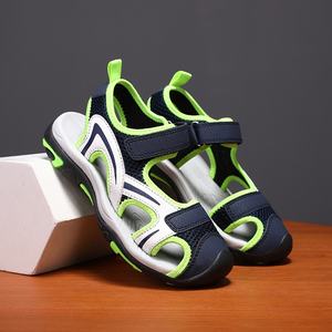 2025 été nouvelles sandales à bout fermé pour garçons enfant en bas âge chaussures de plage boucle sangle fermeture plat antidérapant semelle souple maille respirante - Product Image 5