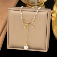 Collier long en acier inoxydable 316L personnalisé MW avec pendentif médaillon en zircon carré, nœud, perle et coquille blanche pour femme