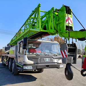 Grúa Zoomlion ZTC700H de 70T Usada de Alta Calidad en Venta, Elevación Eficiente, Estructura Estable para Trabajos de Infraestructura - Product Image 1