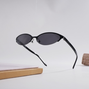 Gafas de Sol Metálicas Ovaladas Delgadas al por Mayor, con Logotipo Personalizado, Estilo Vintage Ojo de Gato, Media Montura, para Mujer, Moda Wen - Product Image 5