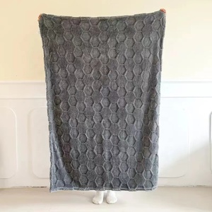 100*140cm Heavy Fleece Blanket Quality Wholesale Nice Warm <strong>Throw</strong> for Sofa Beddings <strong>King</strong> <strong>Sizes</strong> Winter Season Heated Dot - Product Image 6