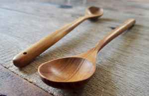 ช้อนไม้ธรรมชาติสำหรับทำอาหาร ใช้เสิร์ฟ ตัก ผสม ทำด้วยมือจากไม้เนื้อเนียน ทนทาน สำหรับอาหารประจำวัน - Product Image 2