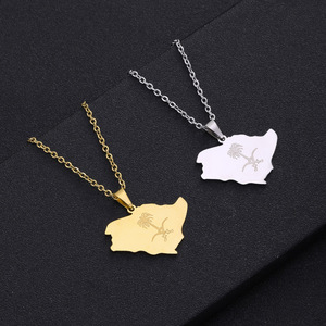 Vente en gros à prix d'usine Collier en acier inoxydable épée croix <span class=keywords><strong>carte</strong></span> et emblème d'Arabie saoudite collier épée croix - Product Image 3
