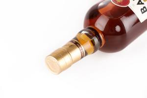 <span class=keywords><strong>Rhum</strong></span> doré premium 700 ml 40% vol Vente <span class=keywords><strong>en</strong></span> <span class=keywords><strong>gros</strong></span> <span class=keywords><strong>en</strong></span> vrac <span class=keywords><strong>Rhum</strong></span> aromatique et doux pour les chaînes <span class=keywords><strong>de</strong></span> restaurants et les boutiques hors taxes - Product Image 2