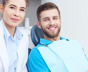 Per Poltrone Odontoiatriche e Rivestimenti per Vassoi in Cliniche e Ospedali: Salviette Dentali Monouso in Carta + Pellicola PE 33x45cm - Product Image 5