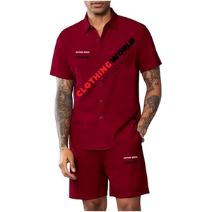 Ensemble été personnalisé avec logo sur mesure, chemise et short couleur bordeaux, tenue décontractée. - Product Image 3