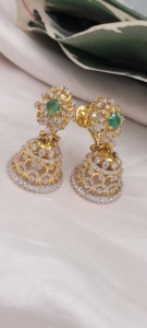 Mejor colección de joyería, pendientes tradicionales indios Jhumkas, juego de pendientes en forma de campana, pendientes Jhumka tradicionales chapados en oro. - Product Image 4