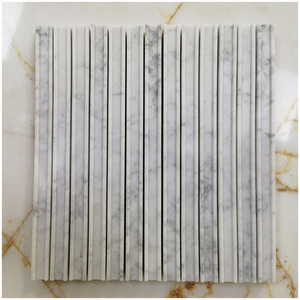 Carreaux <span class=keywords><strong>de</strong></span> mosaïque cannelés en marbre blanc <span class=keywords><strong>de</strong></span> Carrare 10 mm pour hôtels, salles <span class=keywords><strong>de</strong></span> bain, chambres, couloirs - Mur décoratif au design moderne - Product Image 1