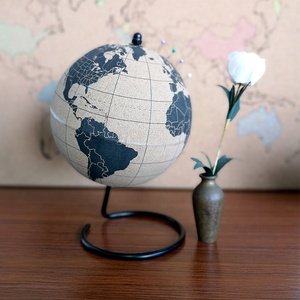 <span class=keywords><strong>Bola</strong></span> de <span class=keywords><strong>corcho</strong></span> de escritorio creativa con alfileres coloridos, <span class=keywords><strong>bola</strong></span> mundial giratoria hecha de <span class=keywords><strong>corcho</strong></span>, <span class=keywords><strong>bola</strong></span> mundial hecha a mano - Product Image 1