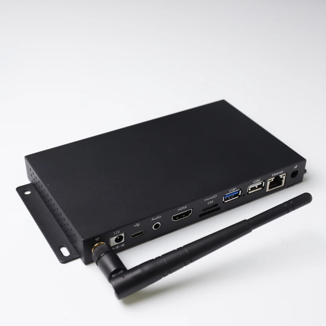 In Stock Rockchip RK3328 Advertising Digital Signage Media Player Box Android 7 OS 2+16GB  Output