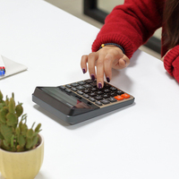 Calculatrice financière fiscale à double alimentation OS-3TV à 12 chiffres, convertisseur de devises avec fonction fiscale, fabriquée en plastique