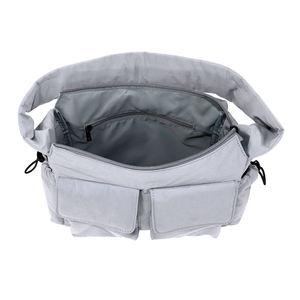 กระเป๋าสะพายข้างผู้หญิง SENDA ดีไซน์เรียบหรูทันสมัย มีหลายช่องใส่ของ ผลิตจากผ้ารีไซเคิล REPT พร้อมซิป ผ้าแคนวาส และดีเทลโบว์ เหมาะสำหรับใช้ในชีวิตประจำวัน - Product Image 4