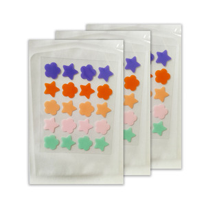 Patchs Traitement Ciblé Anti-Acné en Forme de Cœur Colorés – Centella, Tea Tree, Acide Hyaluronique, Hamamélis – Pour Tous Types de Peaux - Product Image 2