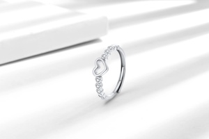 RFJEWEL 2026 Nouvelle Bague Ajustable en Plaqué Or/Argent avec Cœur et Zircon Cubique, Bijou Tendance pour Femme, Vente en Gros - Product Image 4