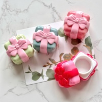 Récipient de rouge à lèvres en forme de cadeau mignon et unique de 5g, pot de brillant à lèvres, masque à lèvres, emballage cosmétique rose avec logo personnalisé