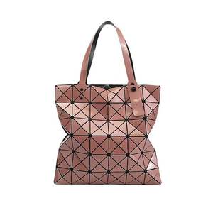 Bolso de Mano Tipo Tote Plegable de Cuero PU Portátil con Logotipo Personalizado, Estilo Vintage de Lujo para Mujer, Geometría Cuadrada - Product Image 3