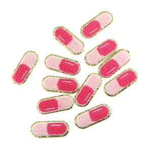 Toppe in ferro su pillola rosa toppe ricamate in ciniglia con glitter dorati accessori fai-da-te per abbigliamento borsa indumento - Product Image 2