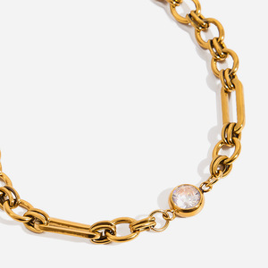 Collar de Cadena Geométrica de Acero Inoxidable con Baño de Oro de 18K y Circonita Blanca Engastada en Bisel para Uso Diario - Product Image 1