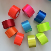 Ruban en satin de polyester uni de 38 mm, texture fine, couleur vive, flexible et lisse pour nœuds DIY et roses éternelles