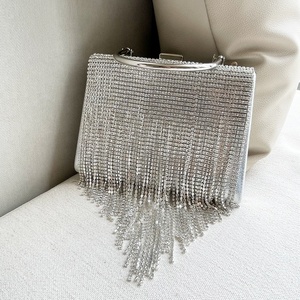 2025 Fashion Women frizzante da sera <span class=keywords><strong>pochette</strong></span> da donna in argento <span class=keywords><strong>pochette</strong></span> da donna con nappe borse per feste - Product Image 1
