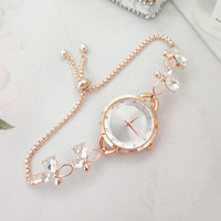 Nouvelle Montre Femme Style Tendance en Alliage avec Bracelet Fin, Strass Colorés, Design Nœud Creux et Chaîne Réglable