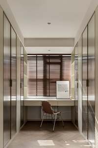 Luxury <b>Wardrobe</b> Closet System with New Design Walk-In Closet and Solid <b>Wood</b> Sliding Doors - Product Image 2