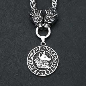 Yunnique Collier pour homme en acier inoxydable avec pendentif tête de loup viking et runes, chaîne de pull motif animal du zodiaque, bijou cadeau - Product Image 3