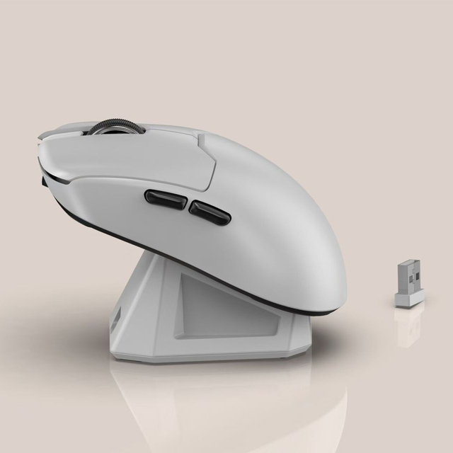 New Arrival Gaming Mouse With Charging Dock 2.4Ghz Wireless Mouse Chargeable