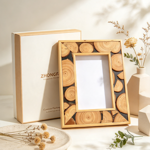 Cadre photo en bois massif personnalisé avec revêtement verni, finition lisse, pour décoration intérieure, cadeau, affichage, fourniture OEM - Product Image 1