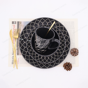 ชุดอาหารเย็นเคลือบสีเซรามิกสีดำสีทองออกแบบลายดอกไม้ตามสั่งสำหรับร้านอาหารโรงแรม - Product Image 4